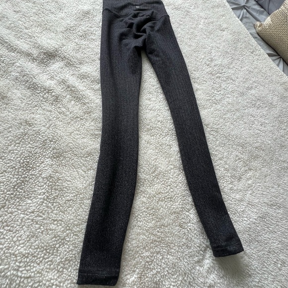 Lululemon herringbone print grey leggings SZ 2 - Picture 6 of 6